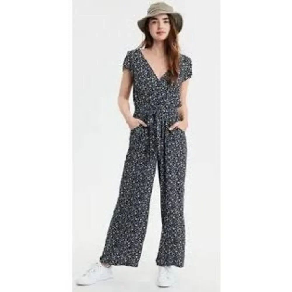 American Eagle Blue White Daisy Ditsy Floral Wrap Jumpsuit Sz L